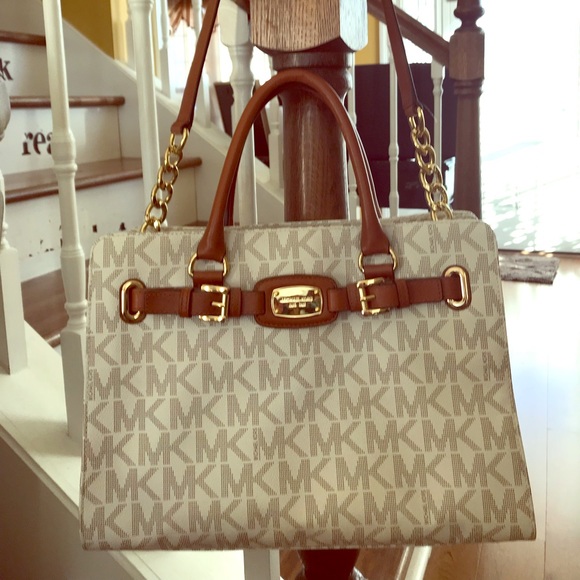 Michael Kors Handbags - Michael Kors purse